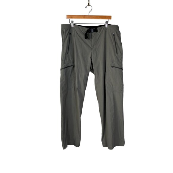Arc'teryx Gray Cargo Hiking Pants Men's Sz. 33x31 Outdoor Lightweight Mens Pants - Picture 1 of 8